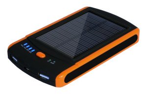 зарядка на солнечной батарее