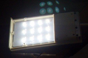 Светодиодные светильники на солнечных батареях: преимущества и особенности использования