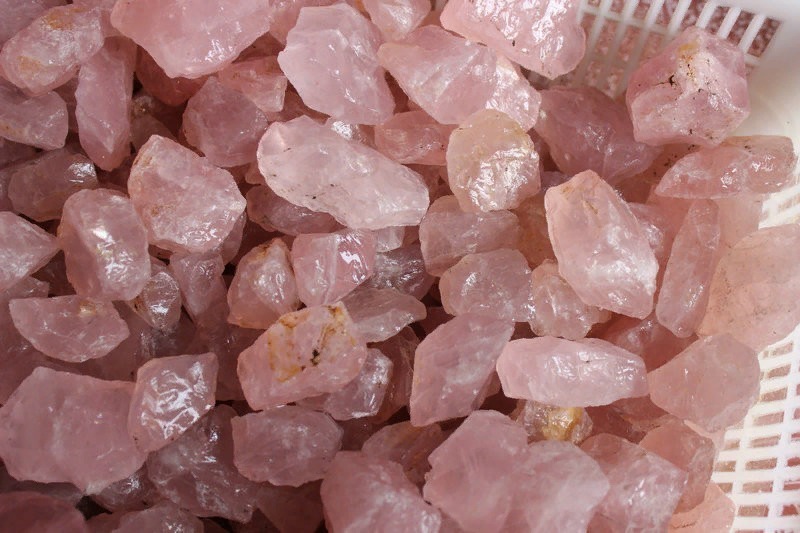 Не просто украшение: 9 камней и кристаллов, притягивающих удачу и любовь