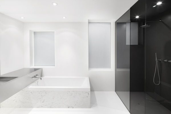 Чёрно-белая ванная комната
