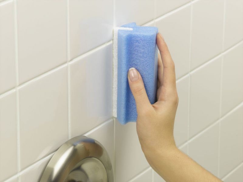 Как и чем отмыть плитку в ванной от известкового налета в домашних условиях